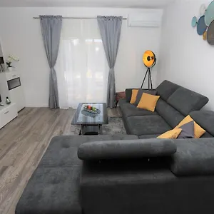 Perla Deluxe Apartment