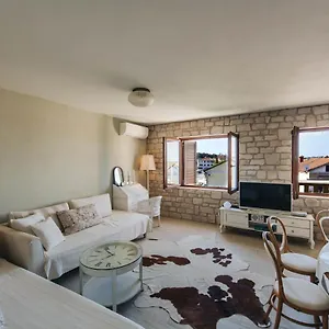 Salvia 4 Stars Apartment