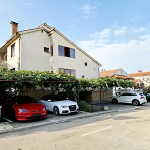 Mihaela Apartment